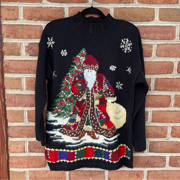 Beautiful festive Santa holiday Christmas sweater   Medium. Excellent quality - Picture 1 of 8